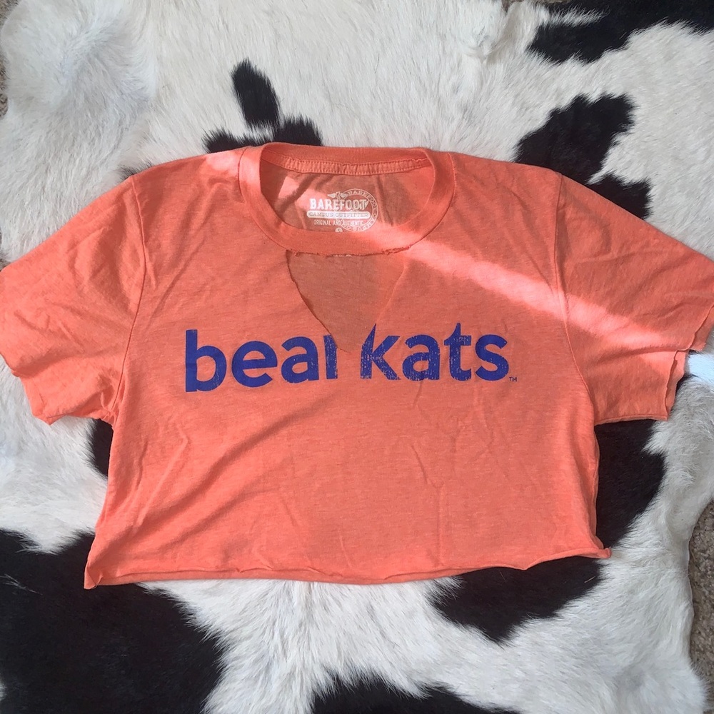 Barefoot SHSU crop tee